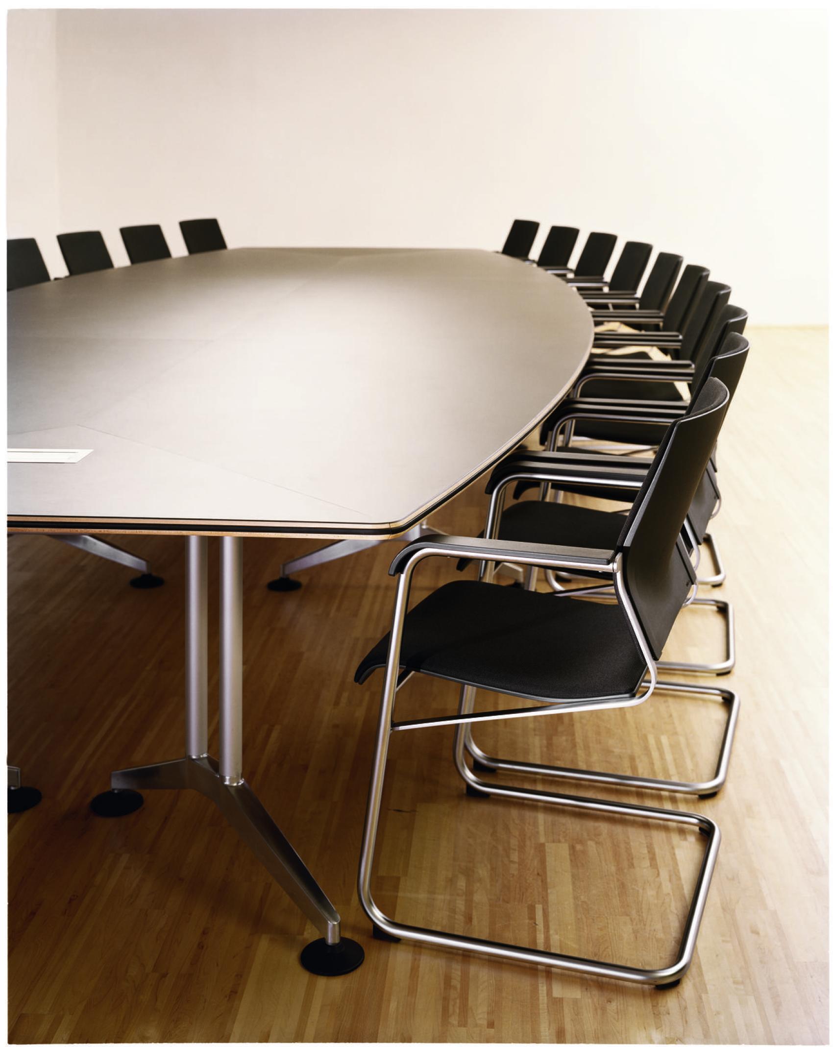 LOGON TABLES by Wilkhahn 043